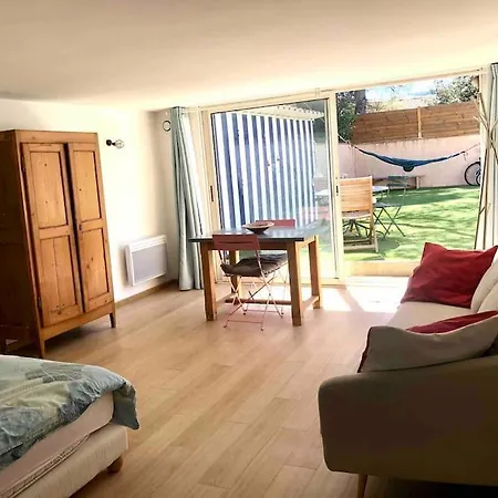 Holiday home Maison Avec Piscine Aux Portes Des Calanques Marseille
