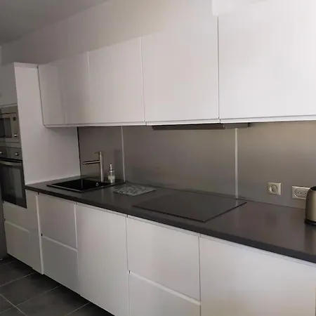 Cigalou Sous Les Pins Apartment