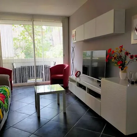 Cigalou Sous Les Pins Apartment