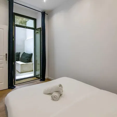 Apartment 1 Bedroom With Terrace - Prefecture *