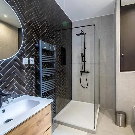 Apartment 1 Bedroom With Terrace - Prefecture