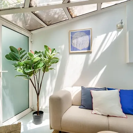 Nocnoc Le Parasol Apartment *