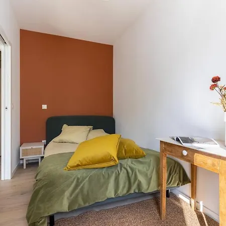 Sunny And Cosy Flat In The Heart Of Apartment