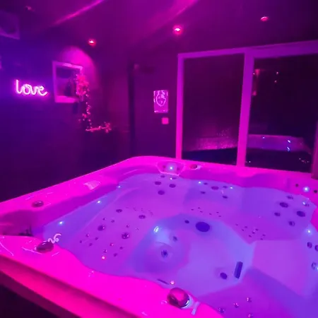 Avec Jacuzzi, Et Terrasse Apartment *