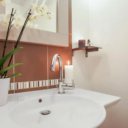 Appart'city Confort Centre Prado Velodrome Aparthotel 3*