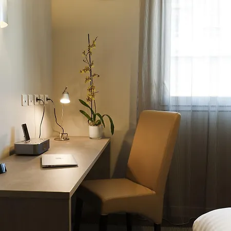 Aparthotel Appart'city Confort Centre Prado Velodrome 3*