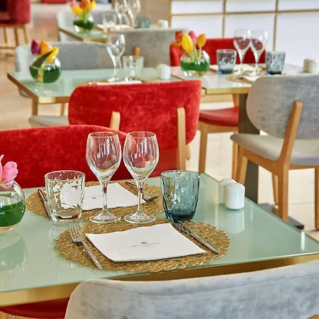 Nh Collection Hotel 4*