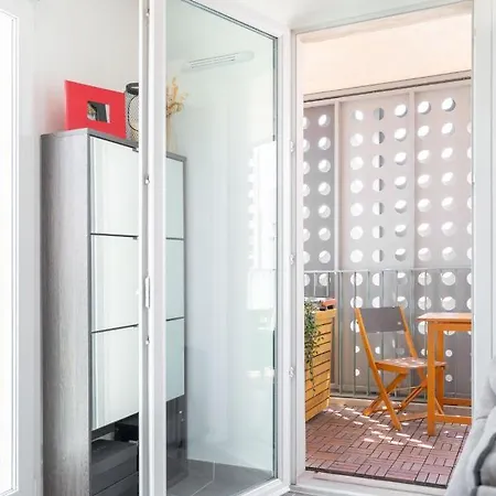 Apartment T2 Entre Plage Et Centre Ville-terrasse/parking