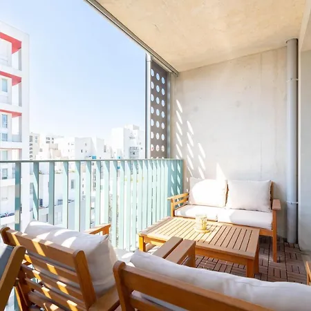Apartment T2 Entre Plage Et Centre Ville-terrasse/parking