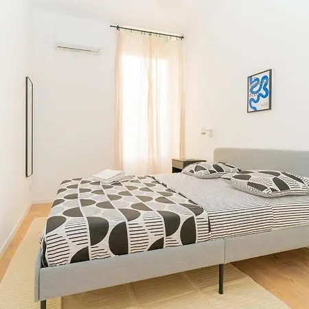 Le Rome -hyper Centre 3 Chambres Climatises Apartment *