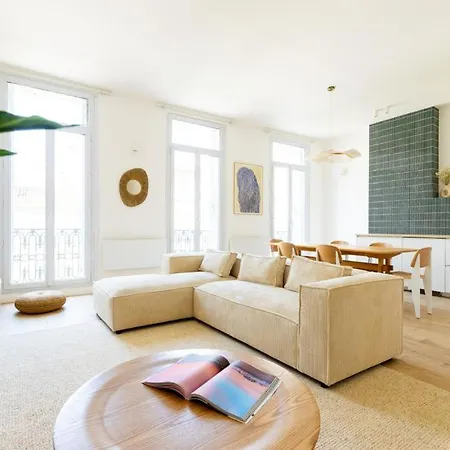 Apartment 90m2 Design, Calme, Wifi, Clim, Netflix *