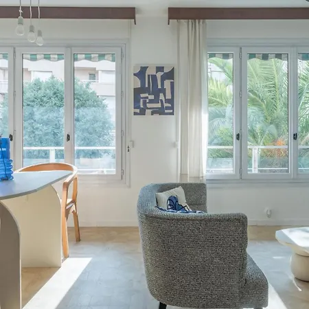 Apartment T2 En Centre - Castelane *