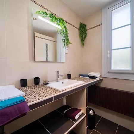 Tout Equipe Traversant 6 A 8 Couchages Apartment Marseille