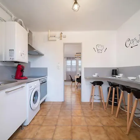 Apartment Tout Equipe Traversant 6 A 8 Couchages