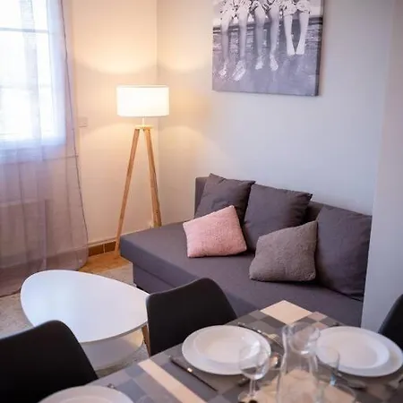 Apartment Tout Equipe Traversant 6 A 8 Couchages