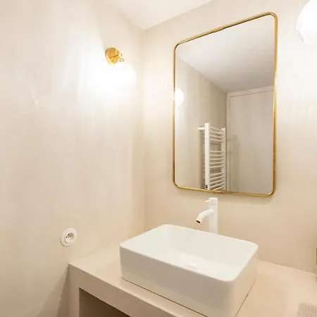 Loft Calme Et Design Vieux-port Apartment