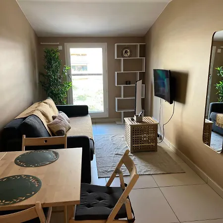 T2 Prado / Velodrome Apartment *