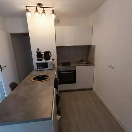 Equipe 2 A 4 Couchages St Charles * Marseille