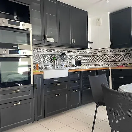 Chez Catherine Tres Beau Equipe Et Proche Des Transports Apartment *