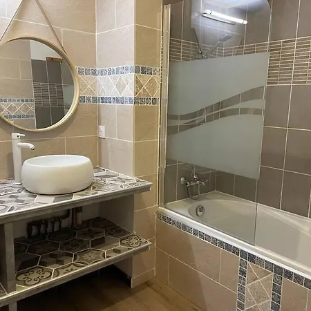 Chez Catherine Tres Beau Equipe Et Proche Des Transports Apartment *