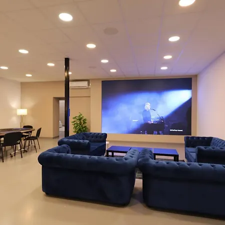 Loft 250m2 Avec Ecran Led Geant De 10m2 Appart hôtel *
