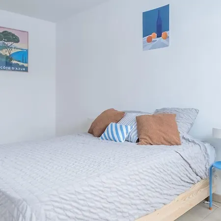 T2 Panier Avec Loggia Apartment *