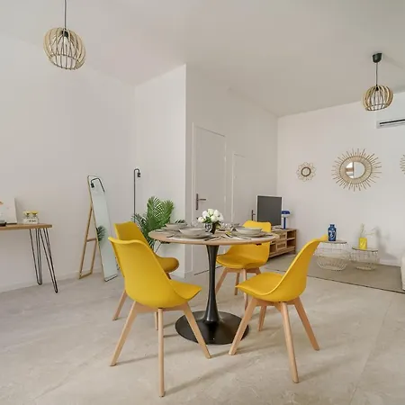 Apartment Sublime Avec Terrasse & Climatisation