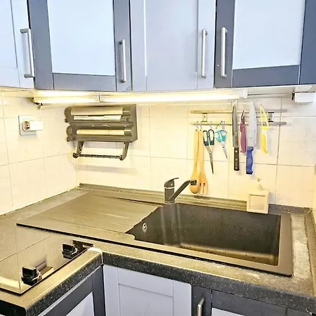 Cosy Apartments: Student Haven Apartment Marseille