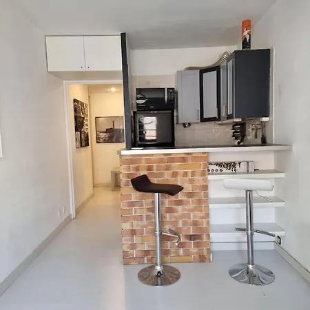 Apartment Cosy Apartments: Student Haven