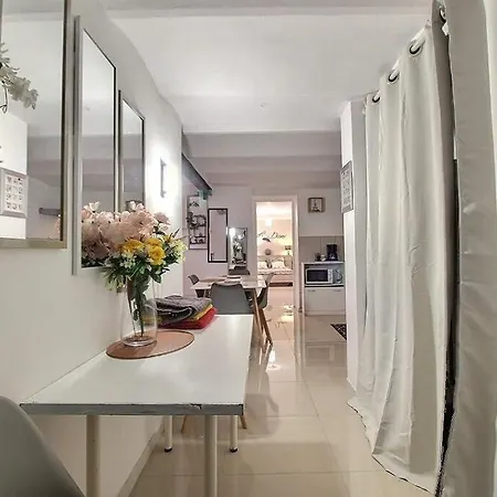 Villa Avec Piscine Et 3 Logements Ideale Groupe *