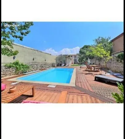 Villa Avec Piscine Et 3 Logements Ideale Groupe * Marseille
