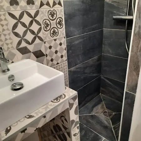 Pied A Terre Strategique