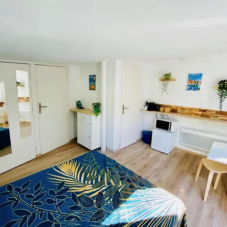 Le Cabanon De Manon - Guest house *