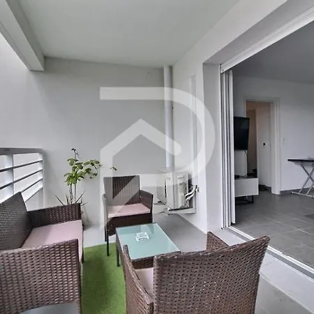 En Calme Fermee Homestay Marseille