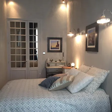 Les Arcenaulx De Marianne Homestay