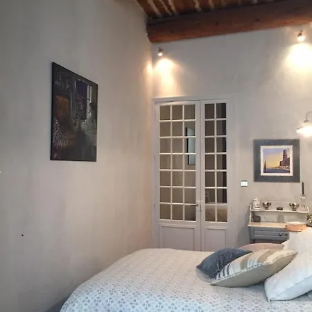 Les Arcenaulx De Marianne Homestay Marseille