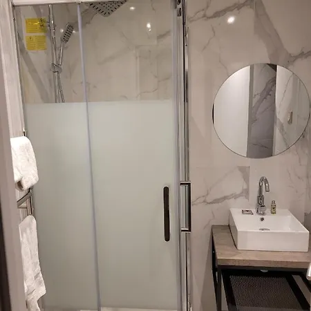 Le M Hotel