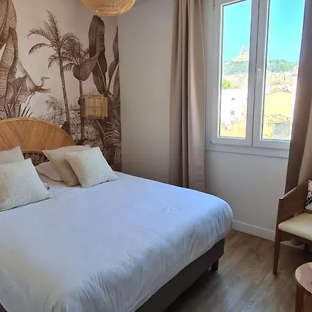 Le M Hotel