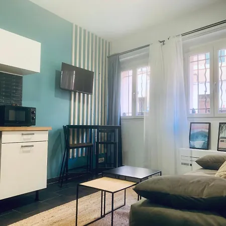 Les 6 Phoceens Apartment *