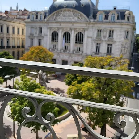 Apartment Au Coeur De Marseille, Le Stassi