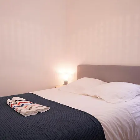 Apartment Beautiful Cocoon 54 M For 4 Near The Old Port *
