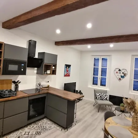 Apartment T2 40m2 Renove Au Coeur Du Panier Vieux Port *