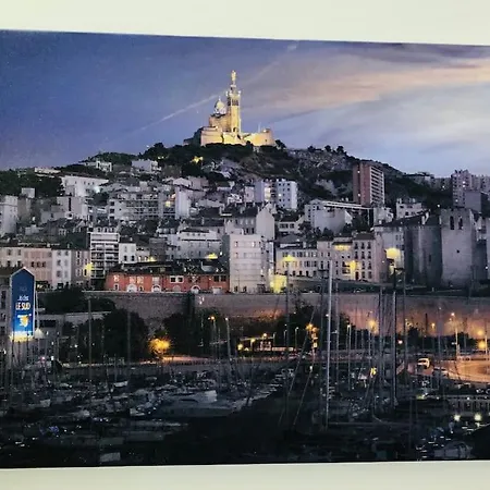 60m2 Au Coeur Du Vieux Port Apartment