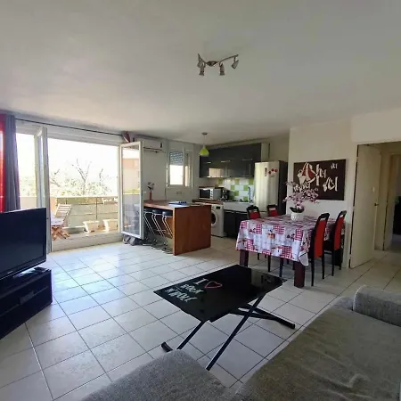 Apartment T3 Au Calme 13015 Marseille