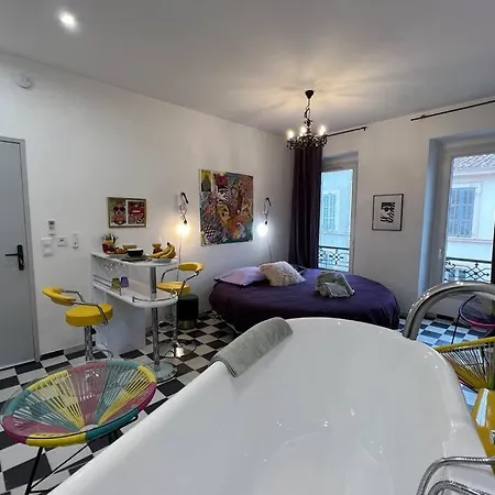 La Popart - Baignoire - Lit Rond Apartment Marseille