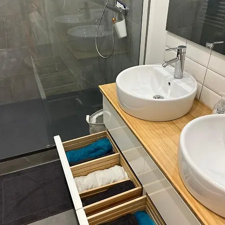 Apartment Centre Ville, Vieux Port 65m2