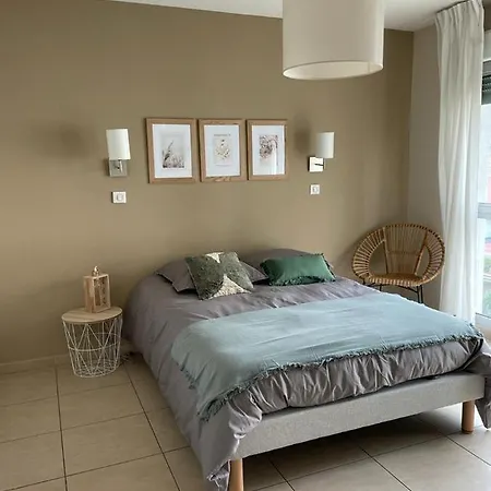 Apartment De *