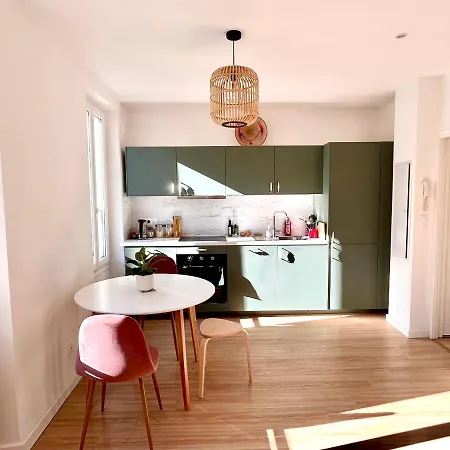Apartment Cosy Flat In The Heart Of *