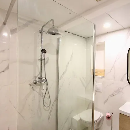 Flc-panier- Old Port 500m - T3- 2 Bedrooms -maxi 6 Guests