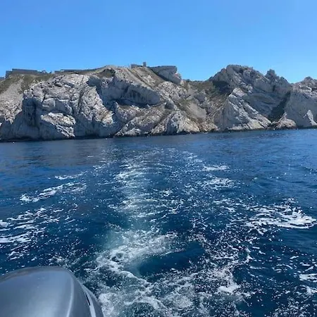 T2 Calme , Climatise Et Piscine Privee Marseille
